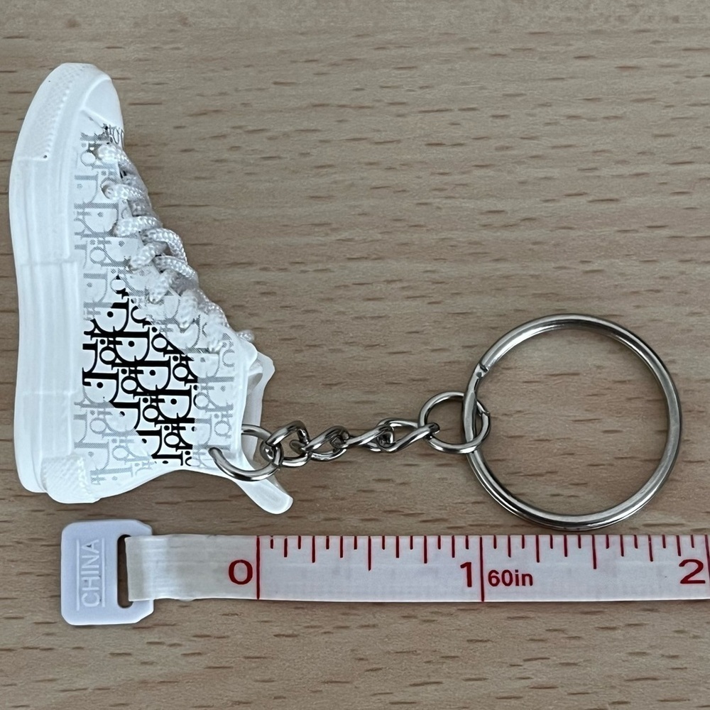 3D Mini White and Black Fashion Sneaker Keychain BNIB - Picture 14 of 14
